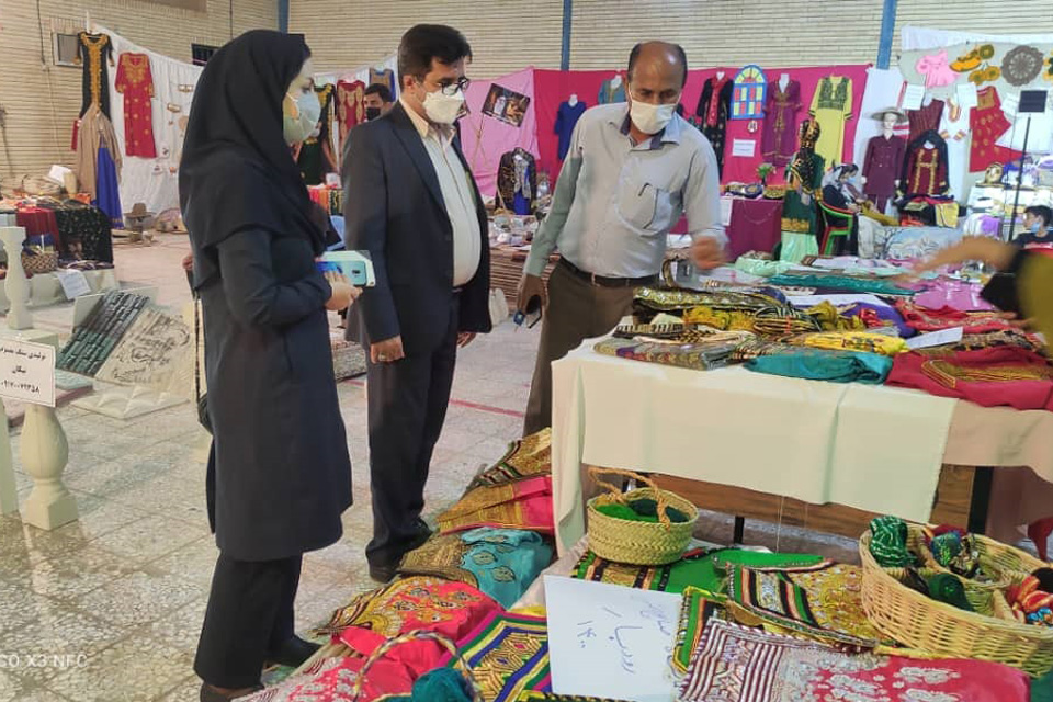 برگزاری نمایشگاه صنایع‌دستی و مشاغل خانگی در روستای رودبار بندر خمیر